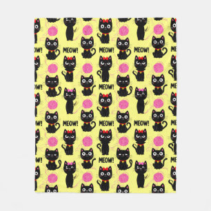 Verspieltes Muster mit schwarzen Katzen und Wollbä Fleecedecke
