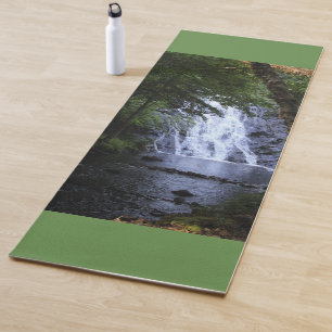 Versteckt durch die Bäume Yogamatte