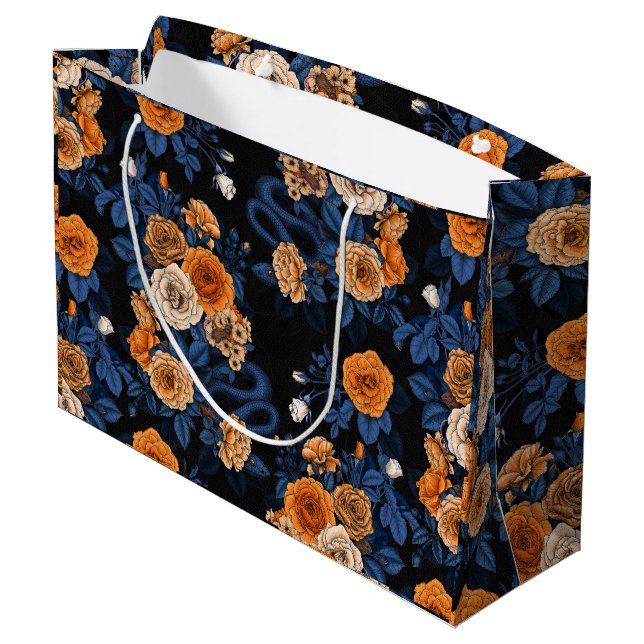 Versteckt in den Rose, orange und blau Große Geschenktüte (Rückseite Schrägansicht)