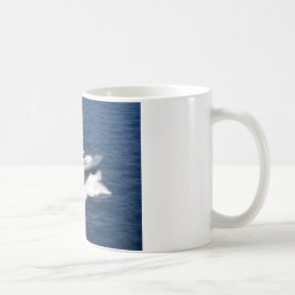 Versuchsboot mit Geschwindigkeit Kaffeetasse