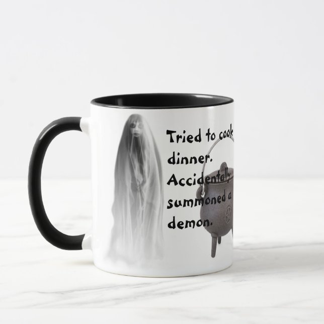 Versucht, das Abendessen zu kochen, zufälligerweis Tasse (Links)