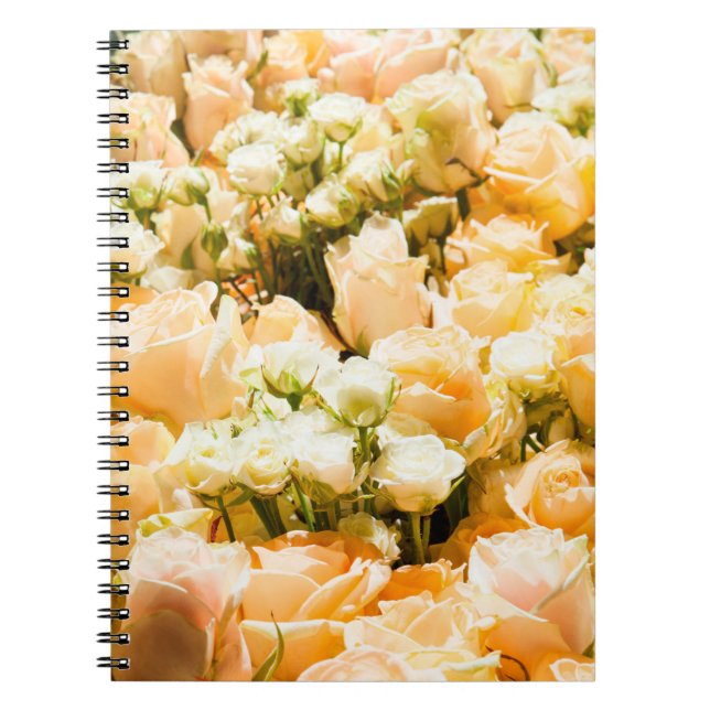 Vertical pattern of white roses. anniversary, back notizblock (Vorderseite)