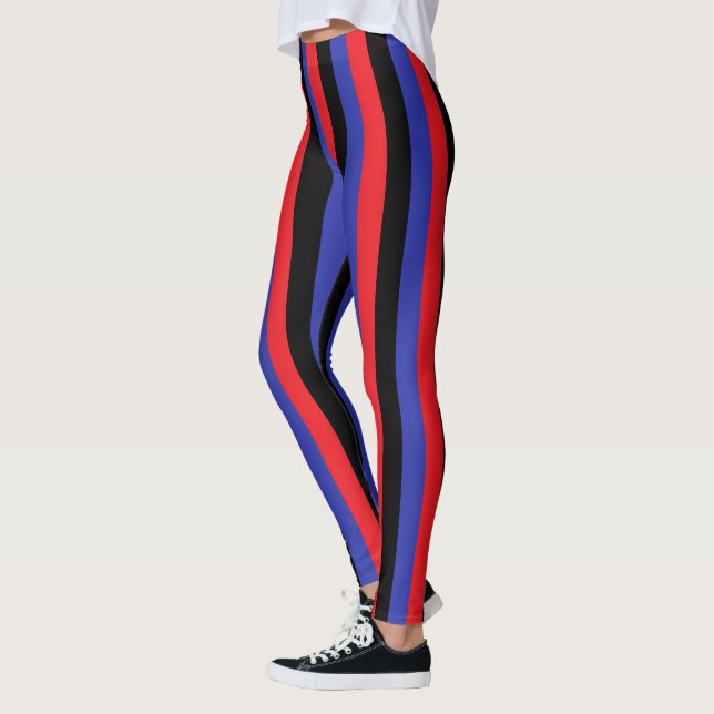 Vertikale rote, schwarze und blaue Streifen Leggings (Links)