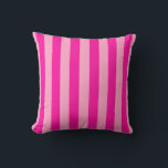 Vertikale Streifen in rosa Kissen<br><div class="desc">Vertikale Streifen - rosa und heiß rosa.</div>