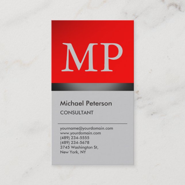 Vertikale Trendy Red Gray Monogram Business Card Visitenkarte (Vorderseite)