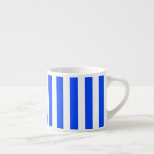 Vertikales Stricksegler Blau- und Weißmuster Espressotasse