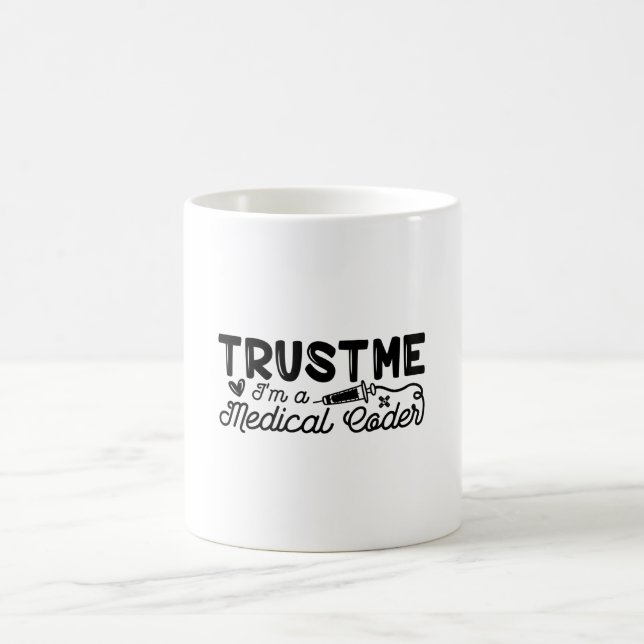 Vertraue mir, dass ich ein ICD-Programmier-Coding  Kaffeetasse (Mittel)