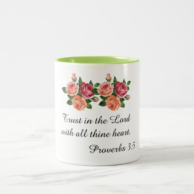 Vertrauen in den Herrn Zweifarbige Tasse (Mittel)
