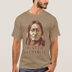 Vertrauen Sie dem Regierungs-Shirt T-Shirt