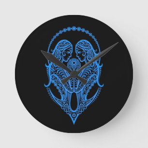 Verwickelter blauer Zwillings-Tierkreis auf Runde Wanduhr
