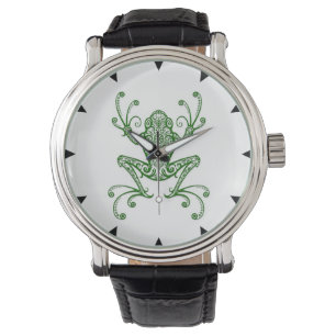 Verwickelter grüner Baum-Frosch auf Weiß Armbanduhr