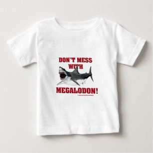Verwirren Sie nicht mit Megalodon! Baby T-shirt