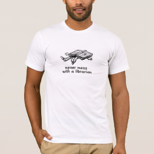 Verwirren Sie nie mit einem Bibliothekar 2,0 T-Shirt