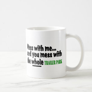 Verwirrung mit mir Sie Verwirrung mit der ganzen Kaffeetasse