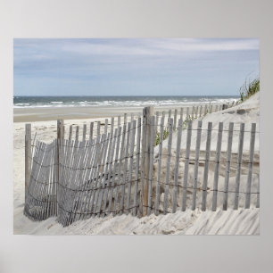 Verwitterter Strandzaun und Ozeanstrand Poster