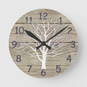 Verwittertes Treibholz mit Baum-Grafik Runde Wanduhr