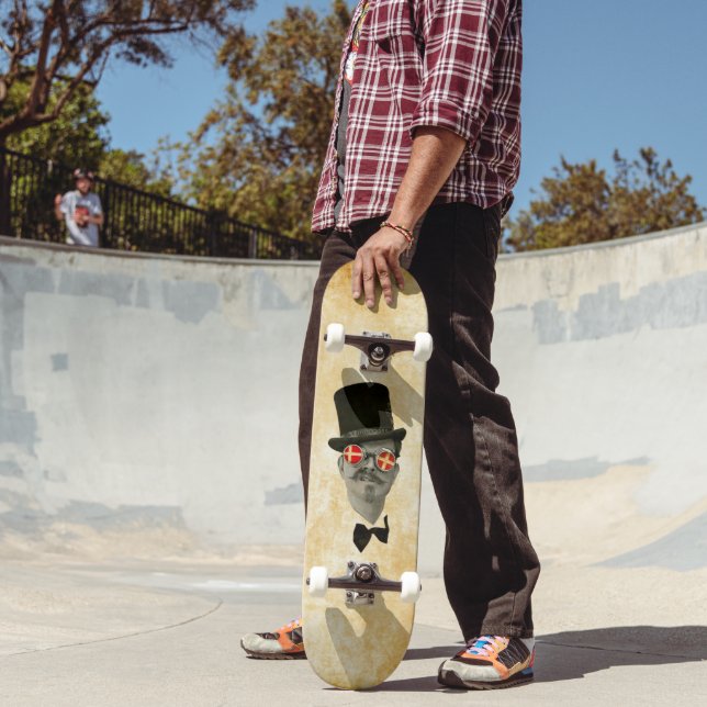 Very Classy Gentlemen Skateboard. Skateboard (Außenbereich 2)