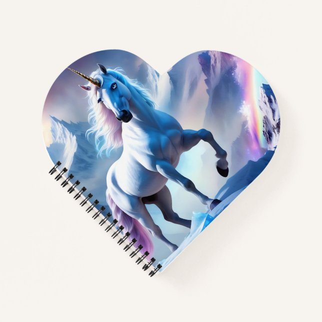 Verzaubertes Einhorn in einer verschneiten Fantasi Notizbuch (Vorderseite)