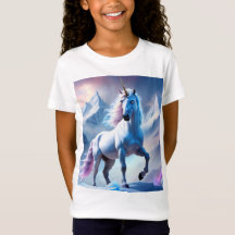 Verzaubertes Einhorn in einer verschneiten Fantasi