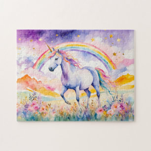 Verzaubertes Einhorn unter einem glühenden Regenbo