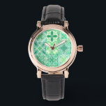 Verzierte grüne und weiße Fliesen Armbanduhr<br><div class="desc">Handgemalte verzierte Fliesen mit Blumenelementen</div>