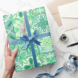 Verzierte grüne und weiße Fliesen Geschenkpapier