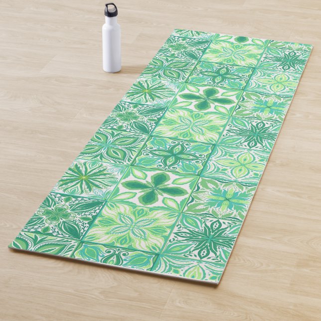 Verzierte grüne und weiße Fliesen Yogamatte (Beispiel)
