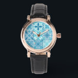 Verzierte Kacheln in Blau und Weiß Armbanduhr<br><div class="desc">Handgemalte verzierte Fliesen mit Blumenelementen</div>