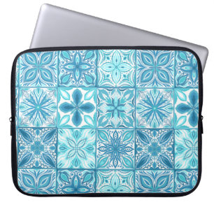 Verzierte Kacheln in Blau und Weiß Laptopschutzhülle