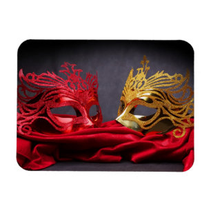Verzierte Maskerade-Maske auf rotem Samt Magnet
