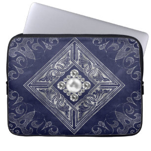Verzierte Opulenz   Blauer und Silberschmuck Geblü Laptopschutzhülle