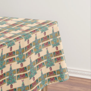 verzierter Baum mit Glockenroten Bögen für Weihn Tischdecke