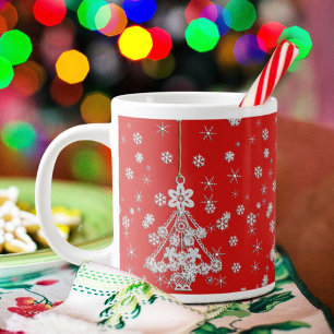 Verzierter Weihnachtsbaum & Schneeflocken Jumbo-Tasse