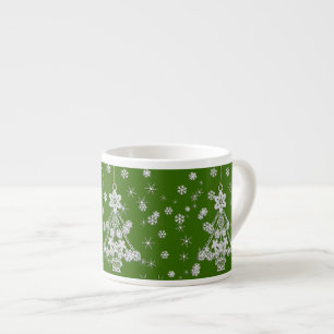 Verzierter weißer Weihnachtsbaum u. Schneeflocken Espressotasse