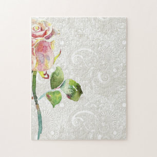 Verziertes Blumenmuster mit rosa Watercolor-Rose