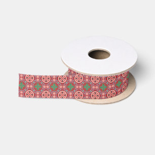 Verziertes geometrisches Muster mit kreisförmigen Satinband