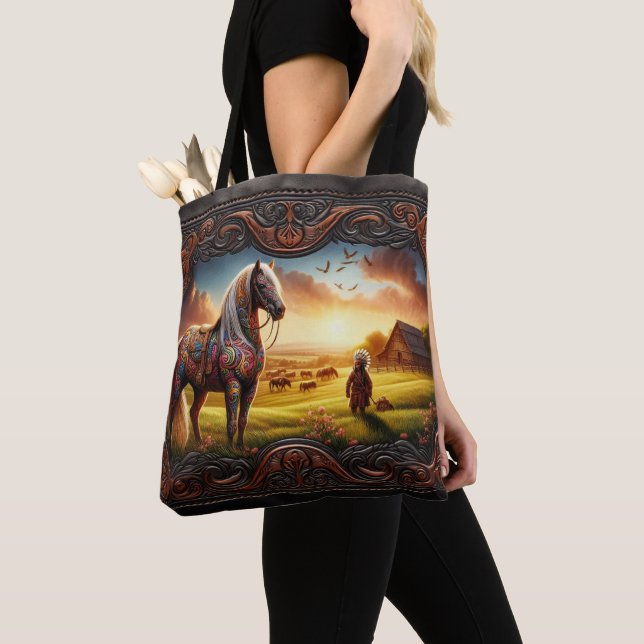 Verziertes Pferd bei Sonnenuntergang Tasche (Von Nahem)