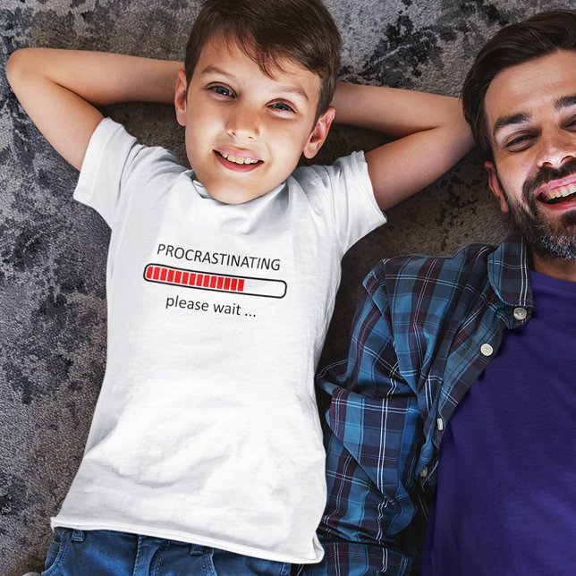 Verzögern bitte warten T-Shirt (Von Creator hochgeladen)