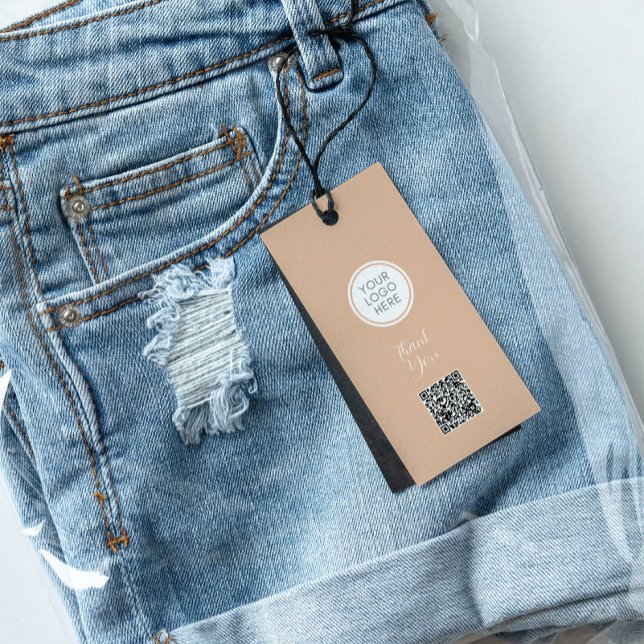 Vêtements de vente au détail avec étiquette QRcode (Créateur téléchargé)