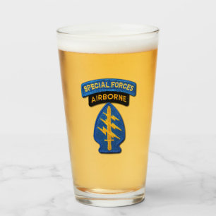 Veteran der Kraft-Gruppen-grünen Barett-SFG SFGA Glas