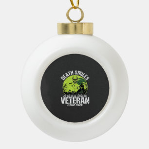 Veteran-Tod lächelt Halloween-Design_1 Keramik Kugel-Ornament