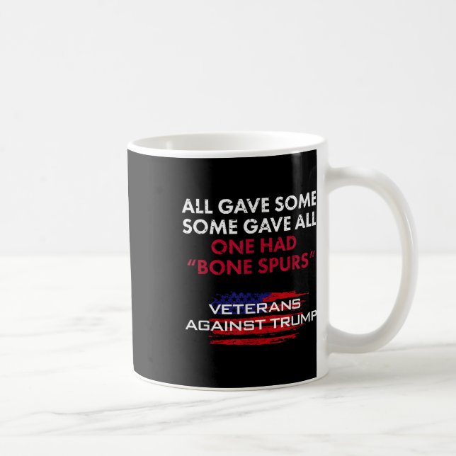 Veteranen Anti-Trump Entwurf Dodger Knochen Spuren Kaffeetasse (Rechts)
