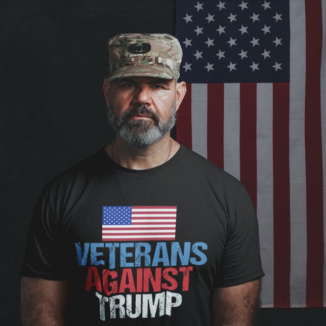 Veteranen gegen Trump T-Shirt (Von Creator hochgeladen)