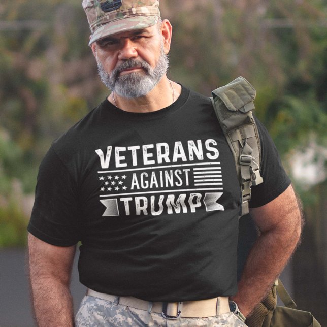 Veteranen gegen Trump T-Shirt (Von Creator hochgeladen)