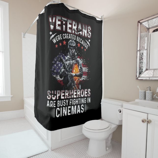 Veteranen, weil Superhelden in Cinemas beschäftigt Duschvorhang (Beispiel)