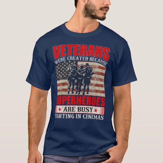 Veteranen, weil Superhelden in Cinemas beschäftigt T-Shirt (Vorderseite)