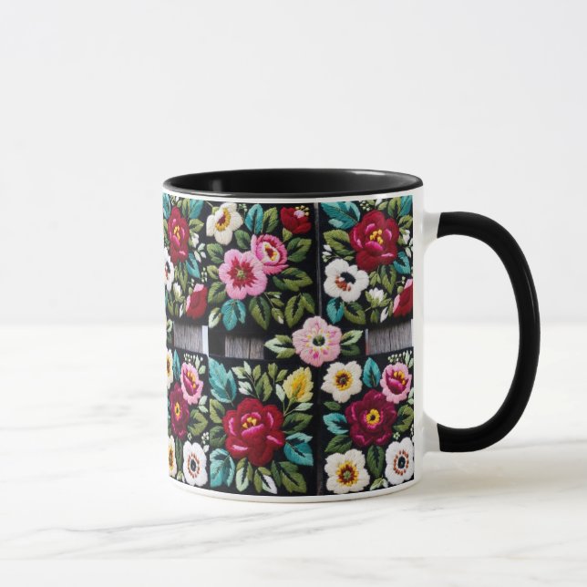 Vibrant Floral Embroidery Quartet on Black Tasse (Rechts)