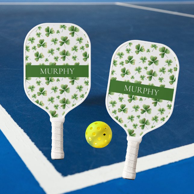 Vibrant Green Shamrocks Watercolor Pattern Name Pickleball Schläger (Von Creator hochgeladen)