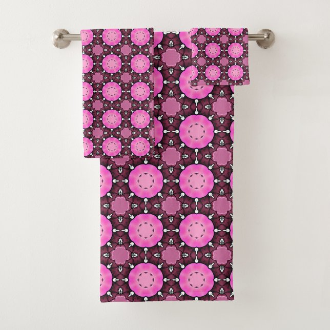 Vibrant pink and purple geometric pattern Towel (Créateur téléchargé)