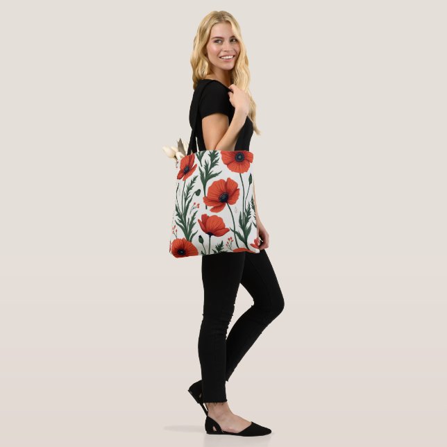 Vibrant Poppy Field Wird Bold Floral Tasche (Am Model)